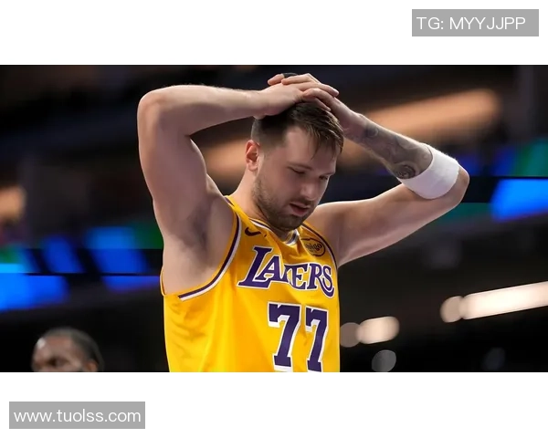 东契奇狂砍34分12板7助！首节20分连创纪录 与对手抵触顶牛吃T